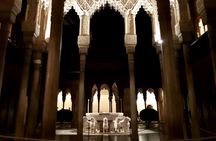 Night Tour of Alhambra and Nasrid Palaces + tickets
