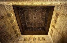 Night Tour of Alhambra and Nasrid Palaces + tickets