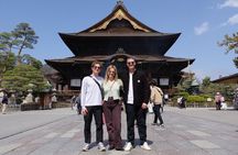 Food & Cultural Walking Tour around Zenkoji temple in Nagano