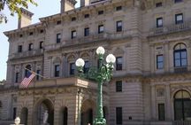 Historic Highlights with the Gilded Age Private Van Tour
