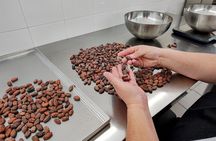 Chocolatier for a day in Modica, raw chocolate BeanToBar