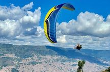 Tour Paragliding in Medellín.