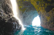 Nā Pali Coast Zodiac Raft Sea Caves Expedition on Kauai