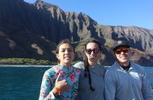 Nā Pali Coast Zodiac Raft Sea Caves Expedition on Kauai
