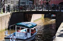 Amsterdam 90-min Private Canal Cruise with Live Guide and Drinks 
