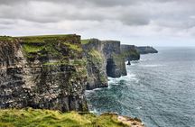 Day trip to Cliffs of Moher, Bunratty Castle and Ennis