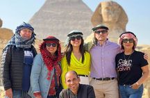 Private Cairo Tour to Giza Pyramids, Egyptian Museum and Bazaar