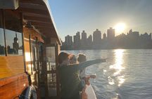 New York Urban Wildlife Sunset Boat Tour 