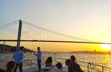 Istanbul Luxury Bosphorus Sunset Yacht Cruise with Live Guide