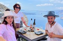 Private Tour in Santorini with Alexandros including photos