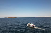 Strawberry Islands Scenic Boat Tour and Historic Cottage Row