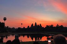 Angkor Sunrise Bike Tour with Lunch Included