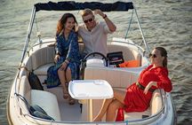 Rental of Motorboat for 5 on Vistula in Warsaw no Licenses Needed