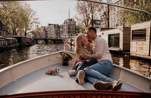 Private Romantic Canal Cruise Amsterdam with Bubbly and Snacks