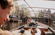 Private Romantic Canal Cruise Amsterdam with Bubbly and Snacks