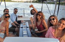 Private 2 Hour Motorboat Tour on Vistula in Warsaw for 9
