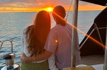 Waikiki private Day Tour and Sunset sail for couples 