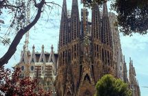 Private Barcelona Highligts tour by car & local expert