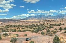 Hell’s Revenge Private 4x4 Guided Jeep Experience in Moab