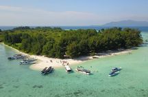 Private Snorkeling and Island Hopping Tour in Karimunjawa 