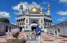 Private Bandar Delight and Water Village Tour
