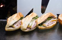 Private Foodie Tour by Night in Da Nang with a Lady Rider