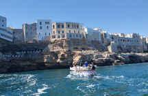Monopoli Shared tour by Gozzo boat to the Polignano caves