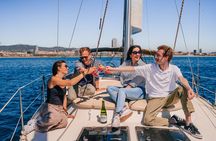 2 hours shared sailing excursion in Barcelona with aperitif