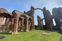 Edinburgh: Bamburgh, Northumberland & Alnwick Winter Adventure