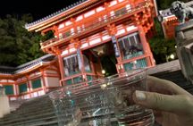 Small Group Walking Tour in Gion at Night with Sake in Hand