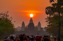 Private Angkor Wat Sunrise Guide Tour include Breakfast and Snack