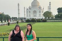 From Delhi: Private Day Trip to Taj Mahal and Agra Fort by Car