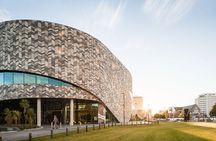 Discover Christchurch Sightseeing Tour with optional International Antarctic Center Admission