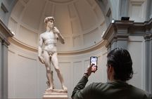 Florence: Accademia Gallery Audio Guided Tour led by Tour Leader