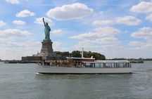 Statue of Liberty and New York City Skyline Sightseeing Cruise