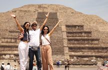 Hot Air Balloon Flight with Breakfast Cave and Pyramids Tour