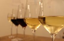 Pairings between French wines and cheeses, including champagne