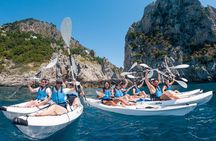 Kayak tour in Capri between caves and beaches. Photos included.