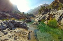 Wadi Al Arbeieen Sinkhole & Fins Beach Expedition