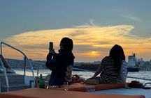 Istanbul Bosphorus Sunset Cruise on Boat with Live Guide