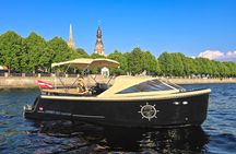 Private Boat Tour experience in Riga (City Canal and Daugava)
