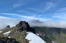 Private Exclusive Boat Sightseeing and Mountain Hike in Leknes