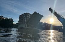 Small Group Kayak Tour of Skyline in Milwaukee 