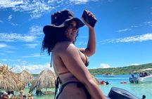 Weekend party on Isla Cholón