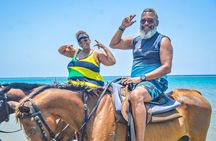 Private Tour to Dunns River and Horseback Riding with Local Guide