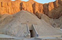 Full Day Tour of the West and East Banks of Luxor 