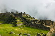From Machupicchu: Entrance, Bus and Guide Private