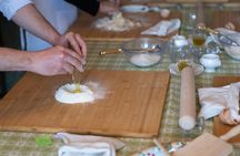 Cooking class in a charming villa in front of the sea