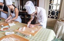 Cooking class in a charming villa in front of the sea
