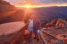 Grand Canyon Private Below the Rim Hiking Tour from Flagstaff 